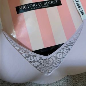 Victoria’s Secret T-shirt lightly lined wireless
